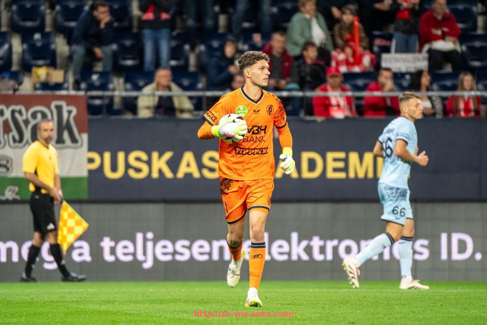 澳客足彩-英超球员薪水数据2018年分析报告